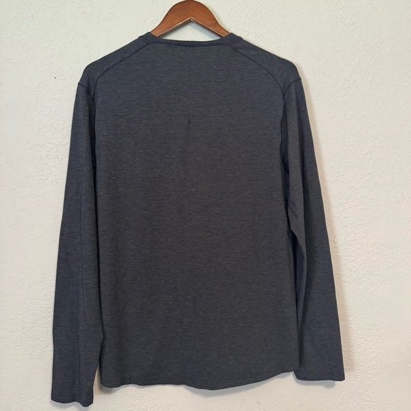 Men's Lululemon Dark Gray Long Sleeve Henley Tee Relaxed Fit - Picture 4 of 5